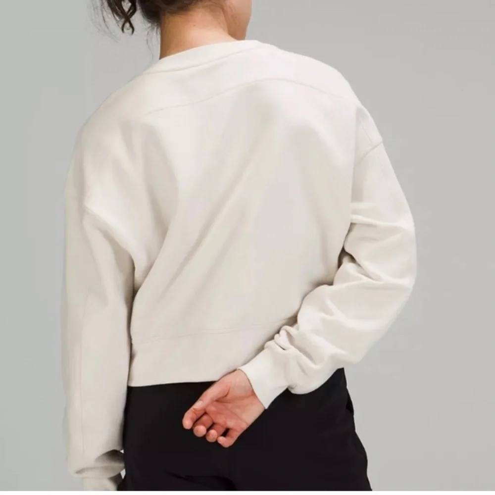 Lululemon Softstreme Perfectly Oversized Cropped Crew - Picture 2 of 10